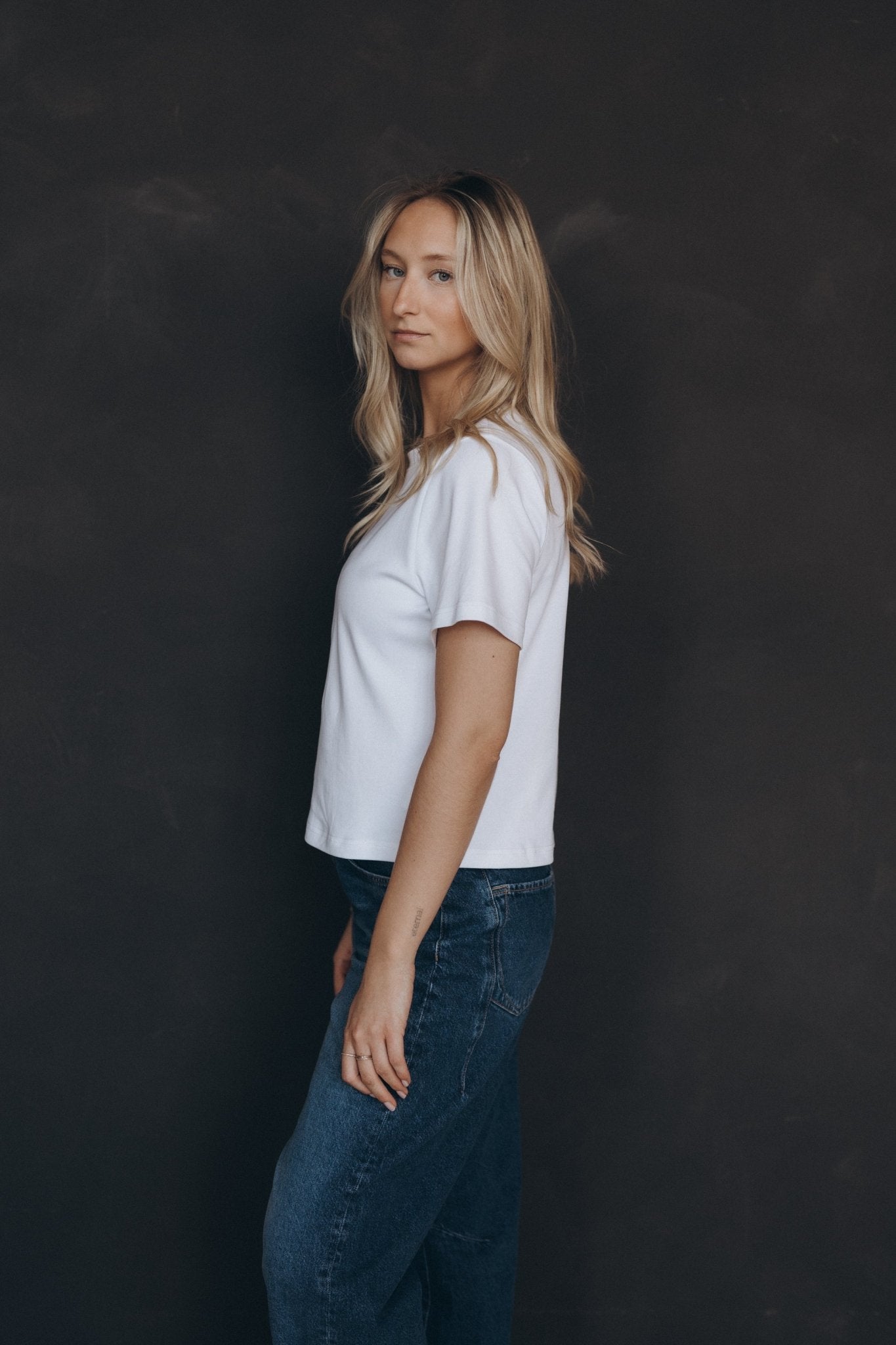 Basic T-Shirt "JuneDLL" white - Dein Lieblingsladen Concept
