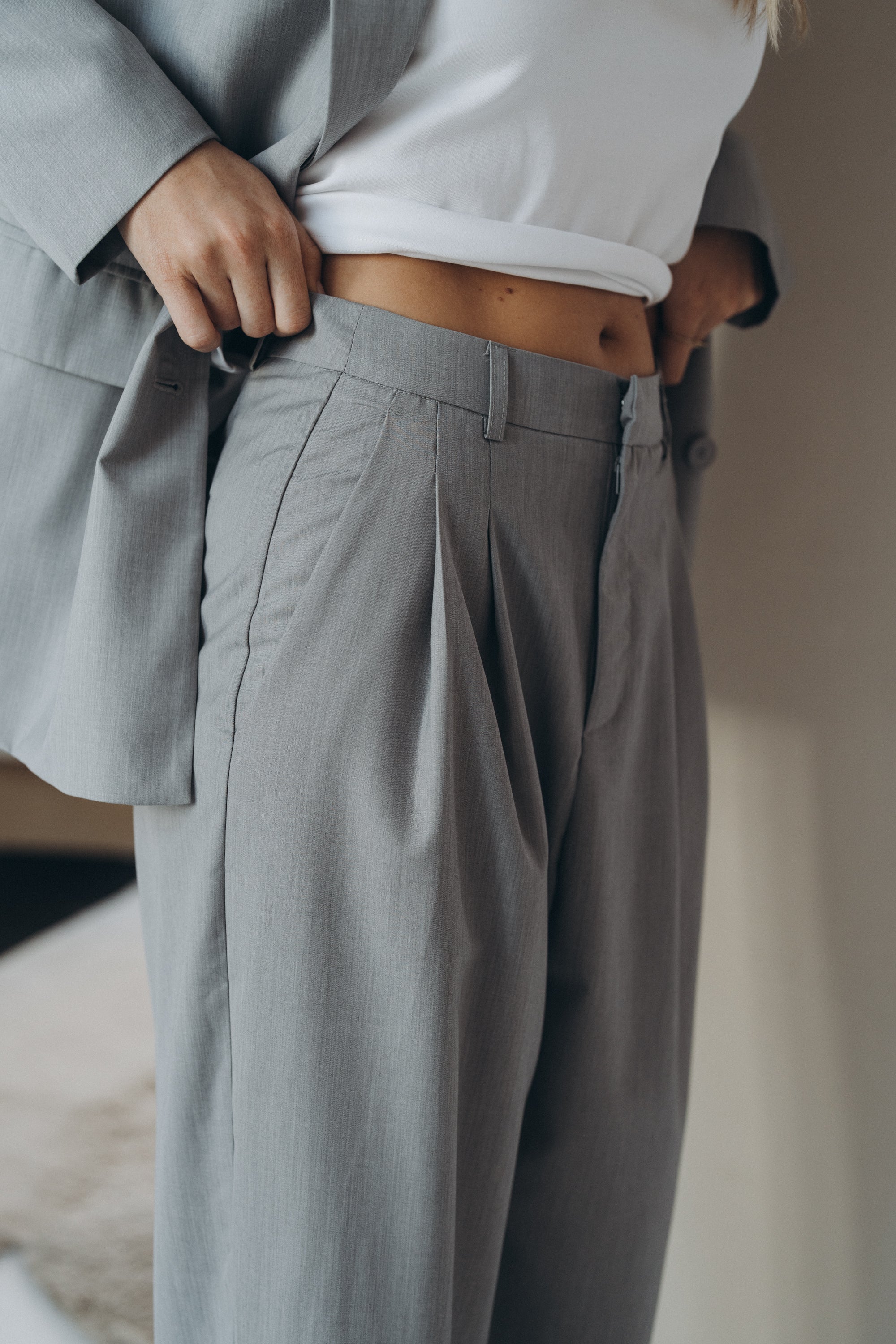 Hose "PiaDLL" light grey