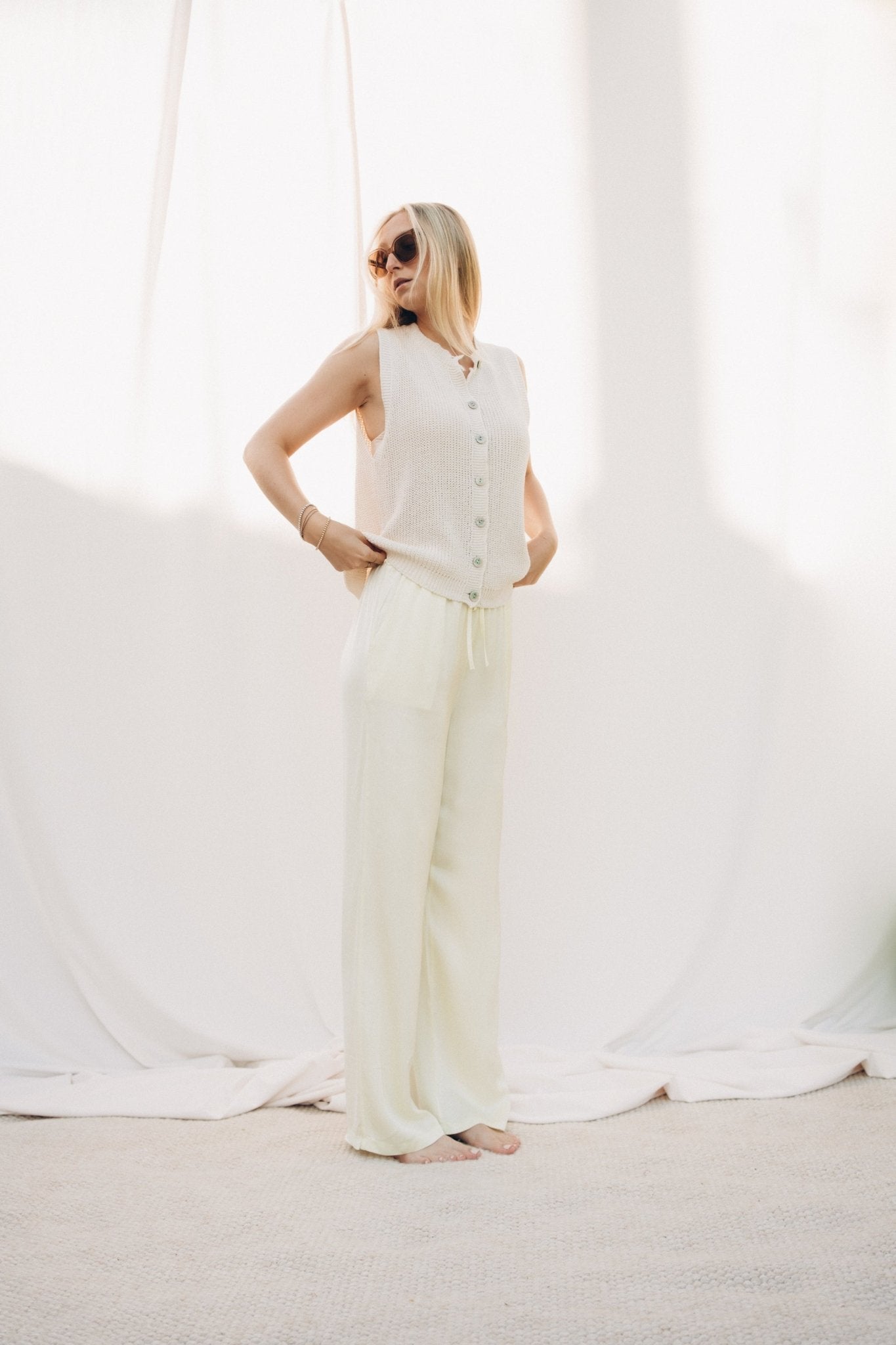 Satinhose "FelineDLL" light lemon - Dein Lieblingsladen Concept
