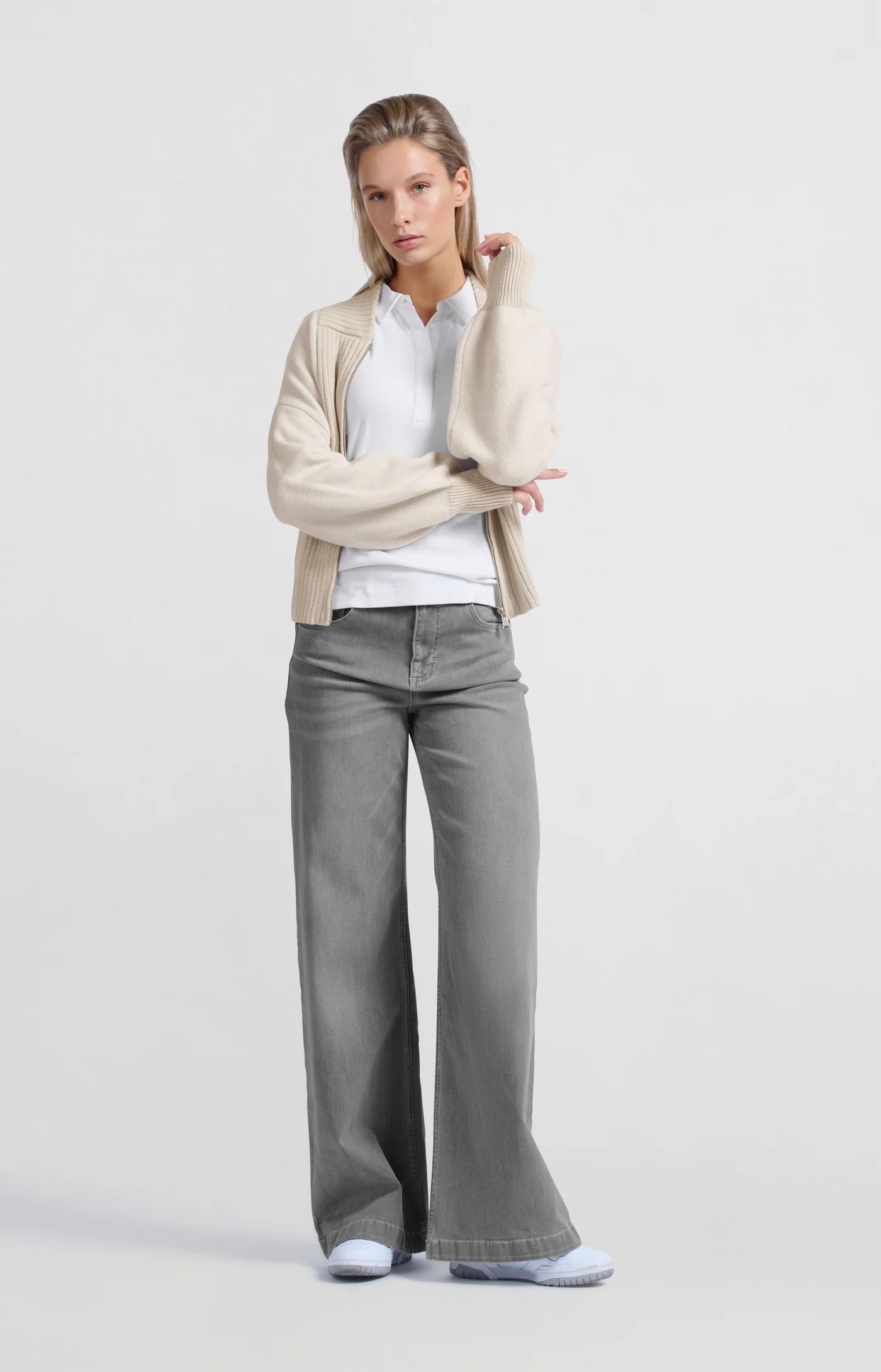 Jeans mit weitem Bein und hohem Bund