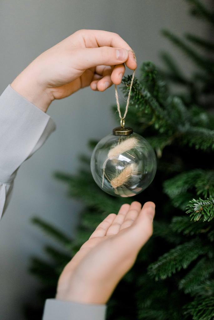 Christbaum-Kugel mit Federn