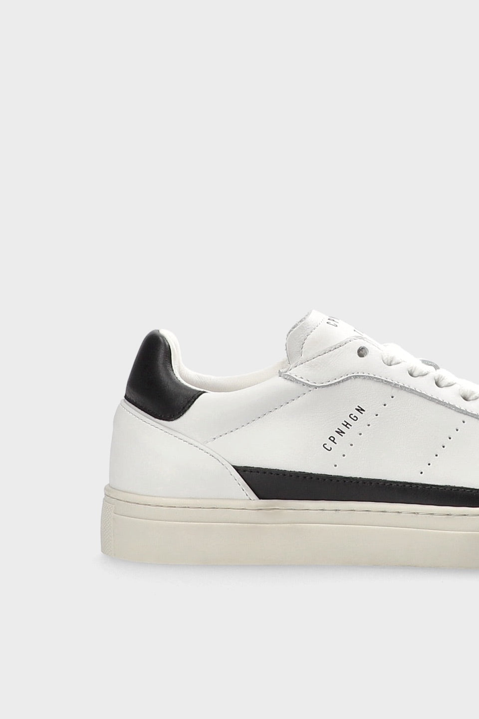 Low Top Sneaker „Toni Garrn“