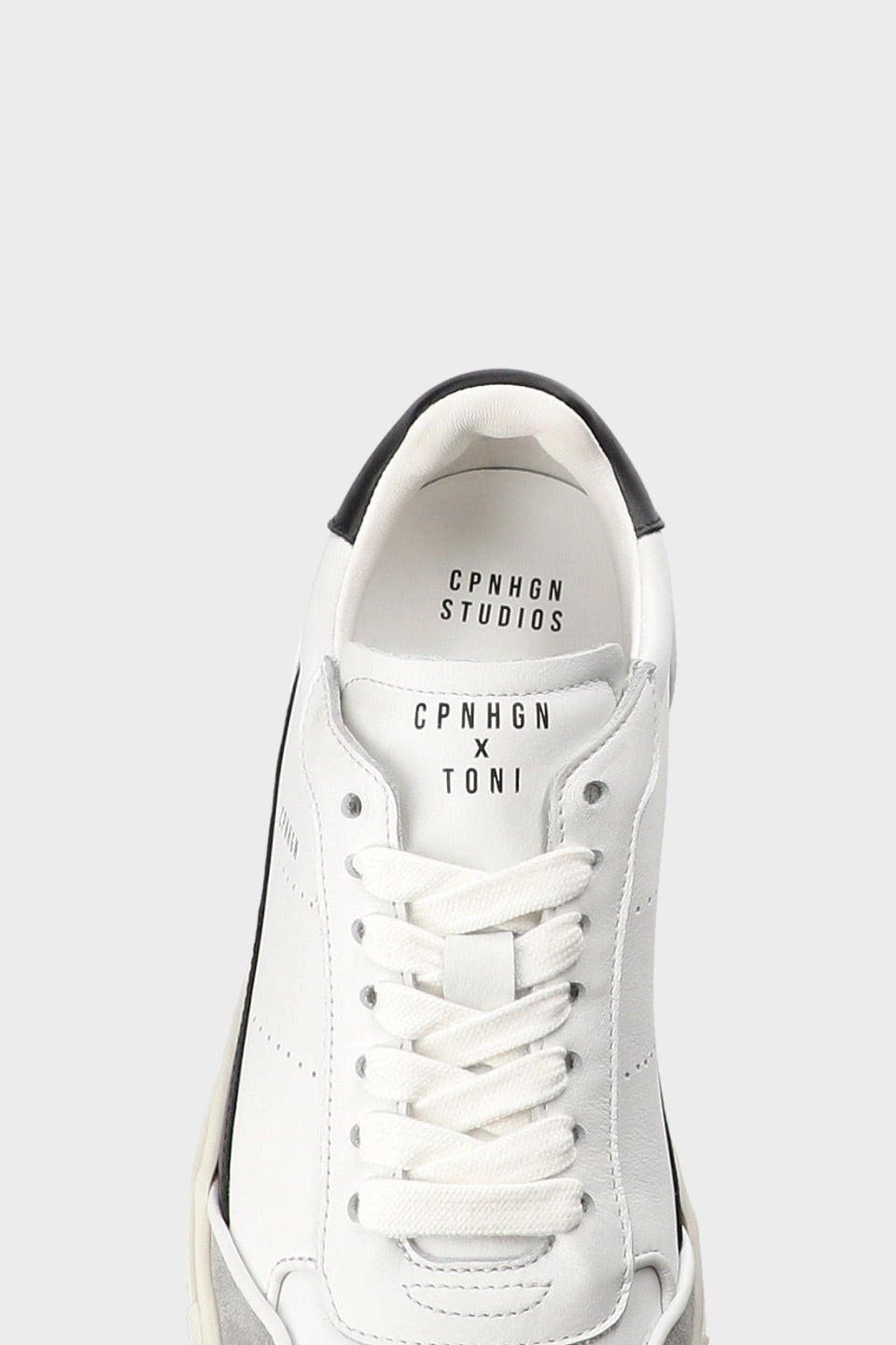 Low Top Sneaker „Toni Garrn“