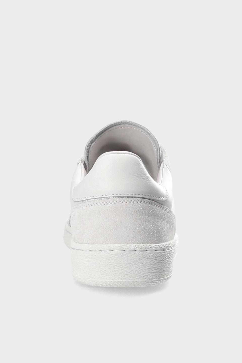 Low-top Sneaker