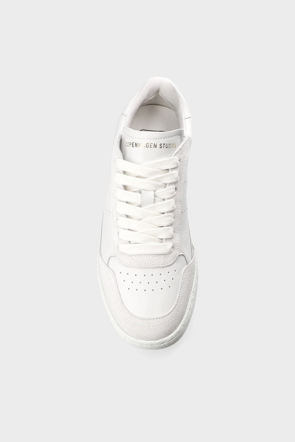 Low-top Sneaker