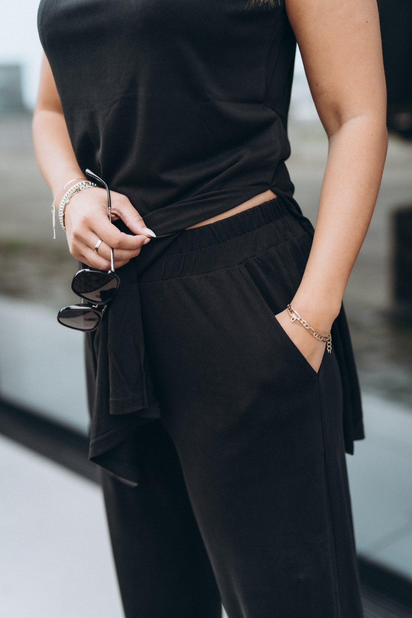 Modal - Longtop „SlitDLL“ black - Dein Lieblingsladen Concept
