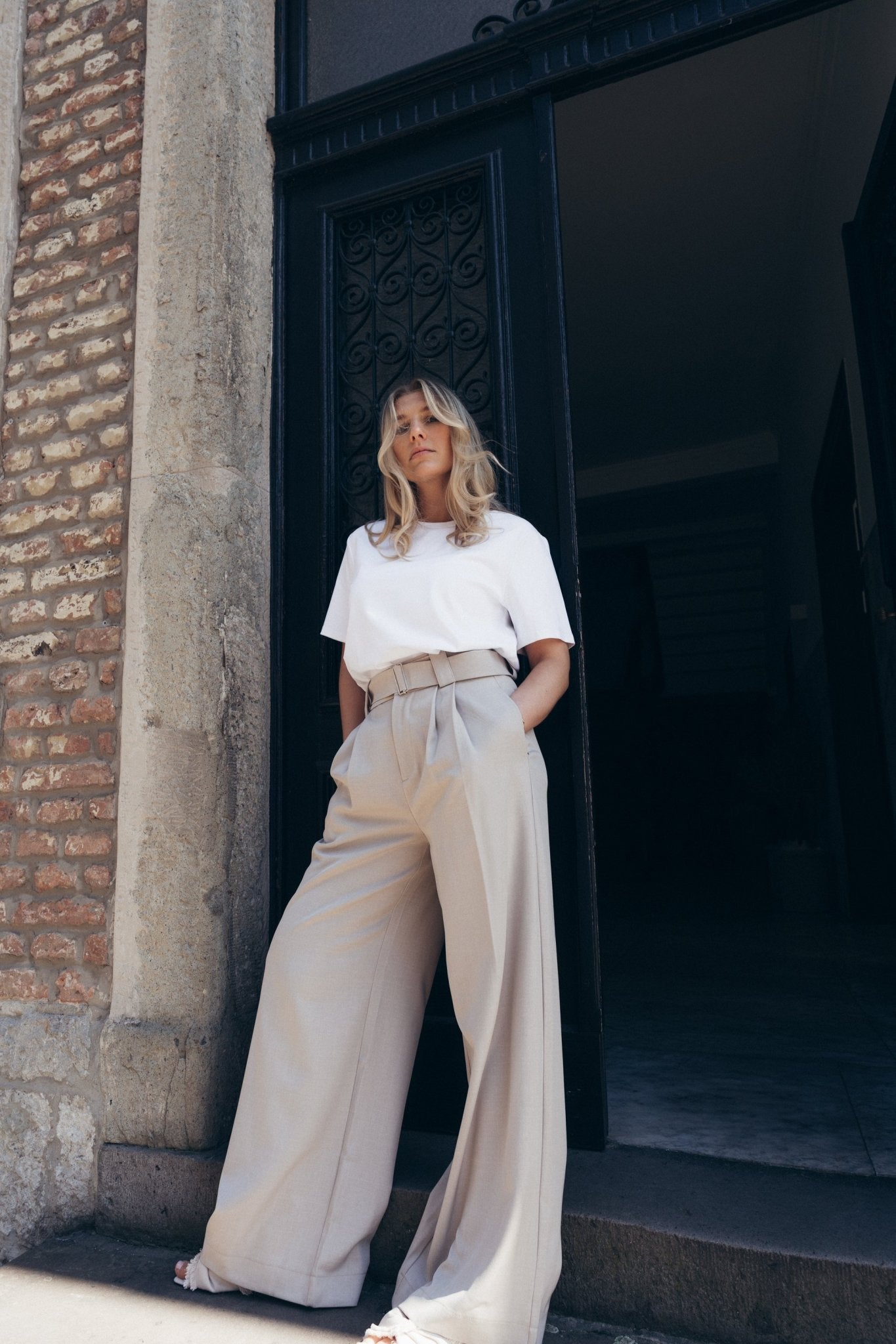 Hose „PeddaDLL“ light taupe - Dein Lieblingsladen Concept