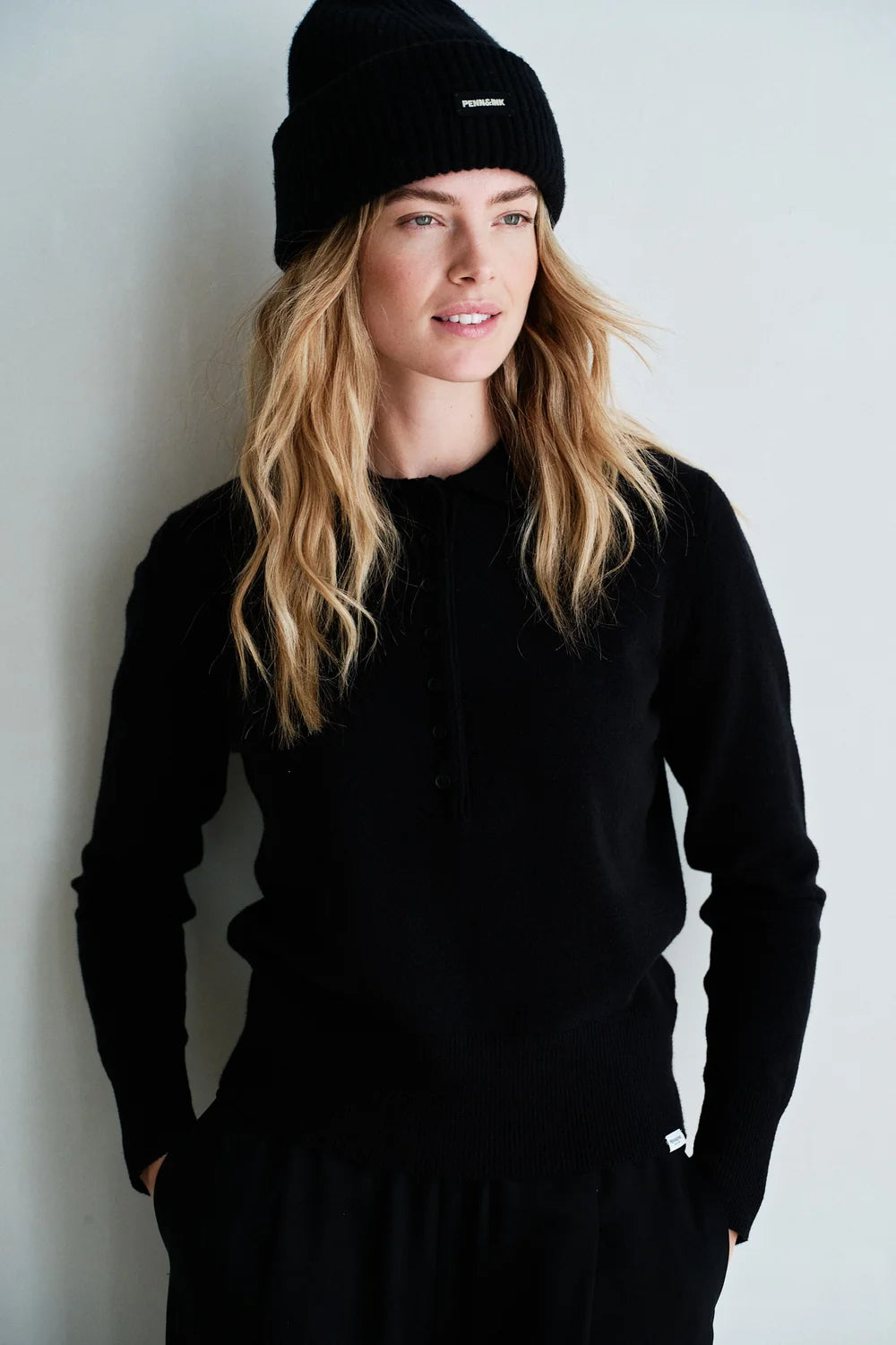 Sweater in black