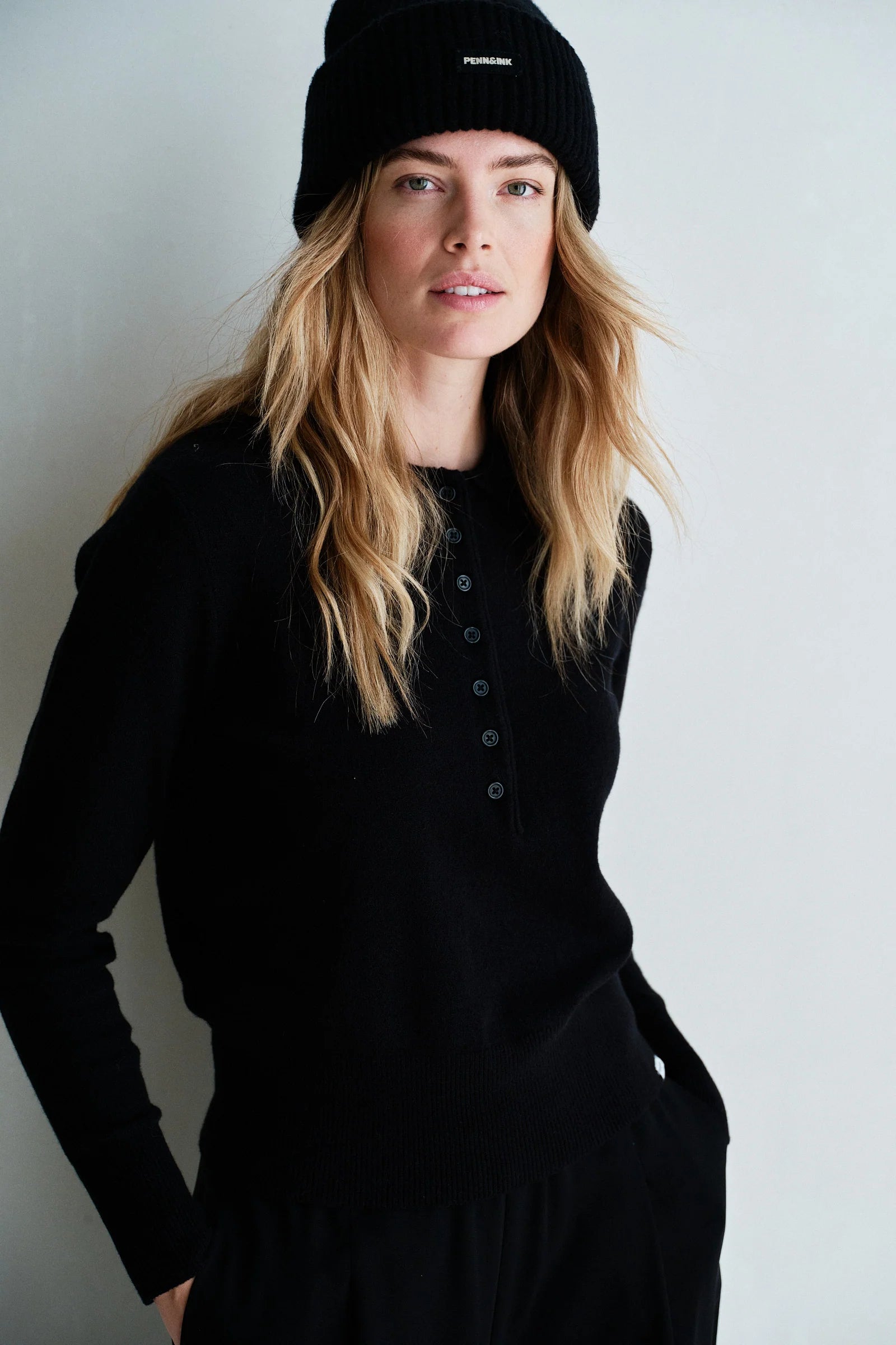 Sweater in black