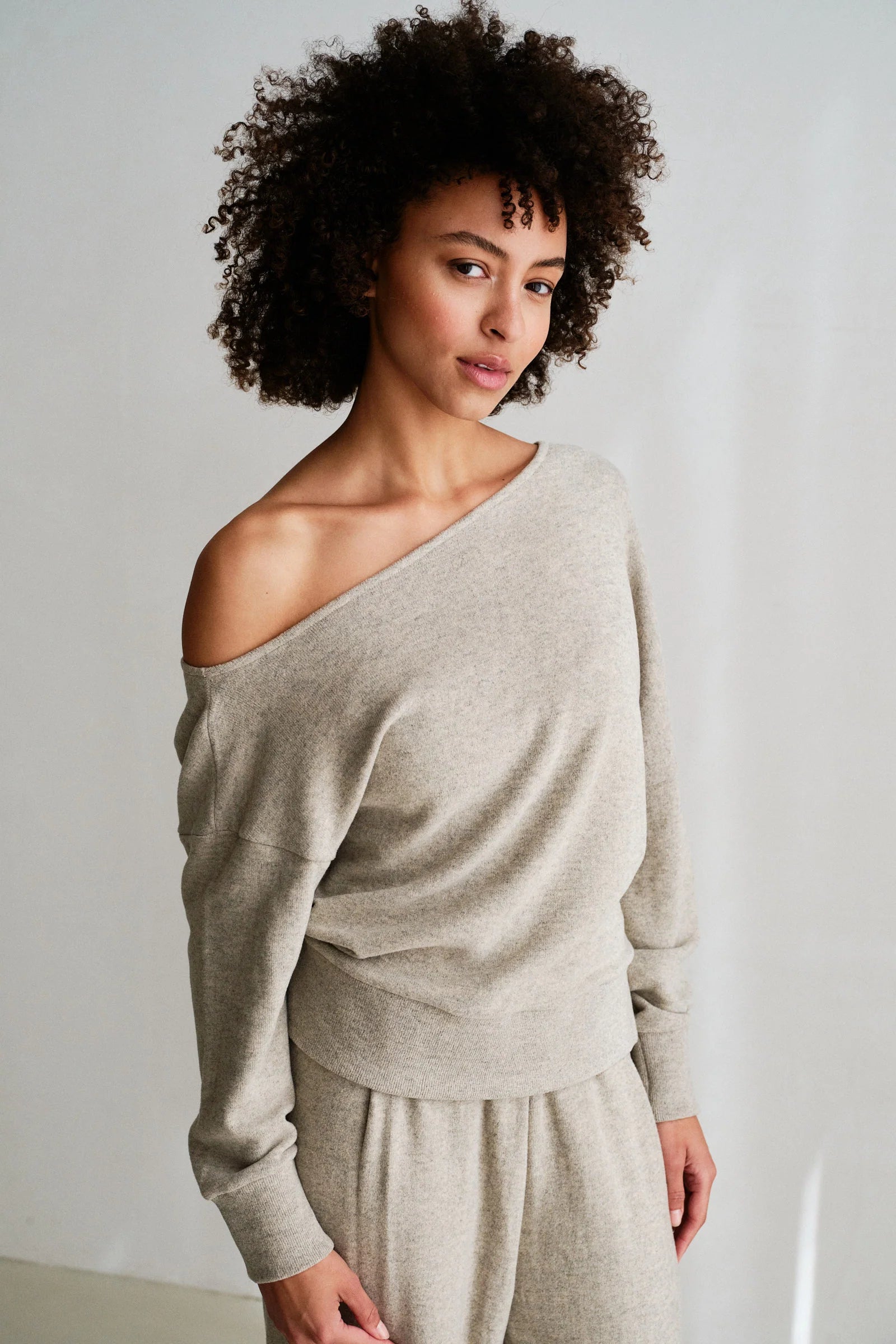 Jumper W26T1302 - beige