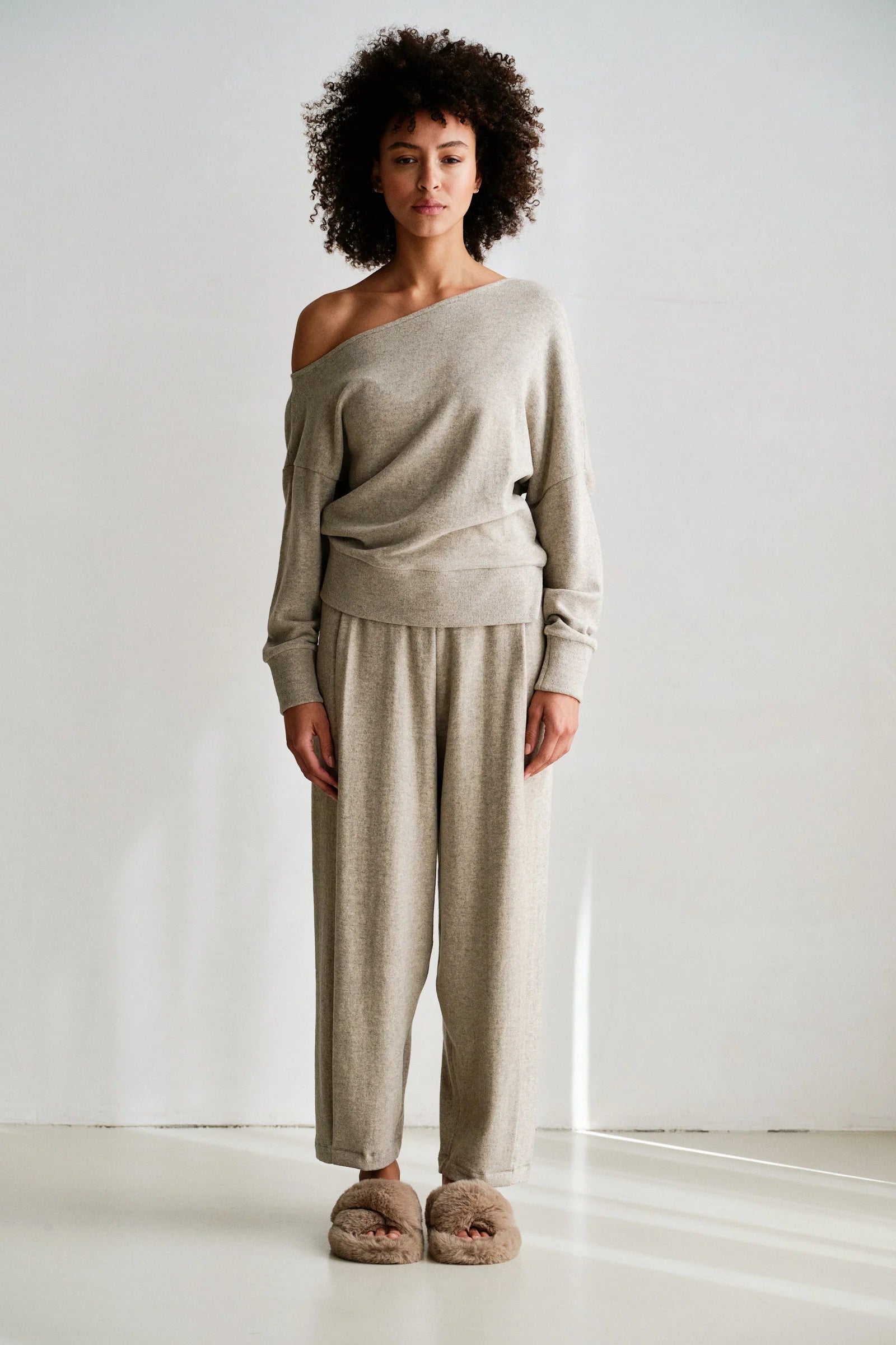 Trousers W26T1306 - beige
