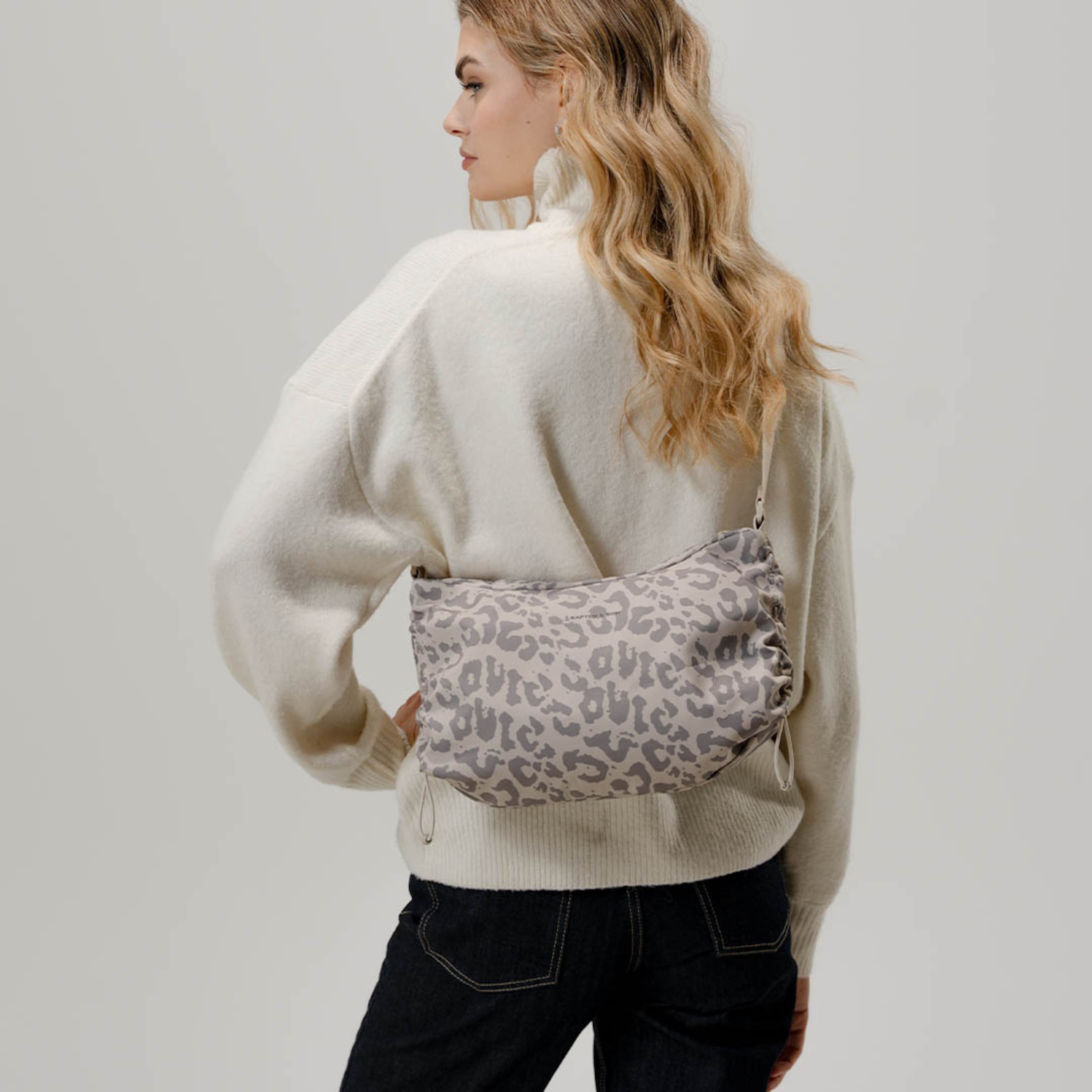 Crossbody Bag "Skara Small Leo Sandstone"
