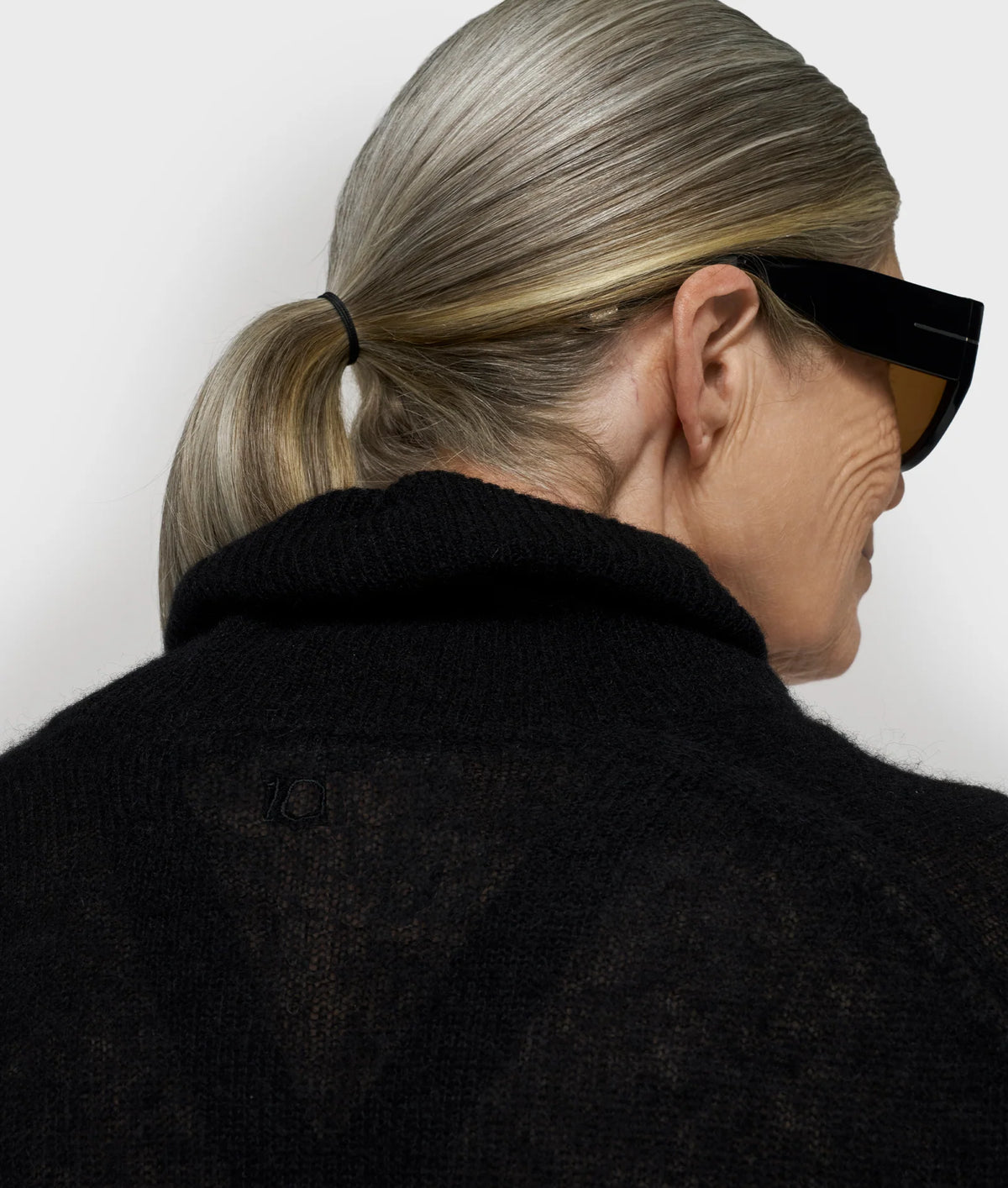 Turtleneck Thin Knit Sweater black