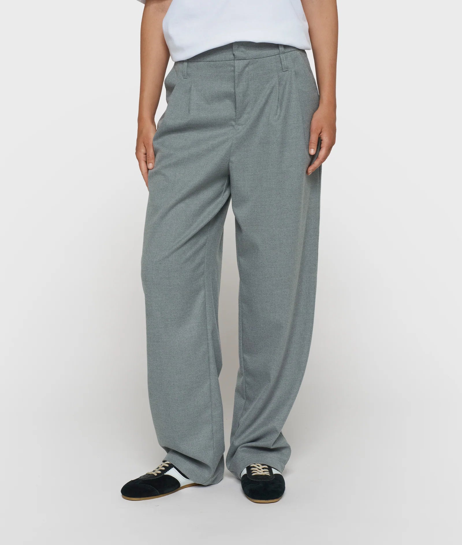 Tapered Pants light grey melee