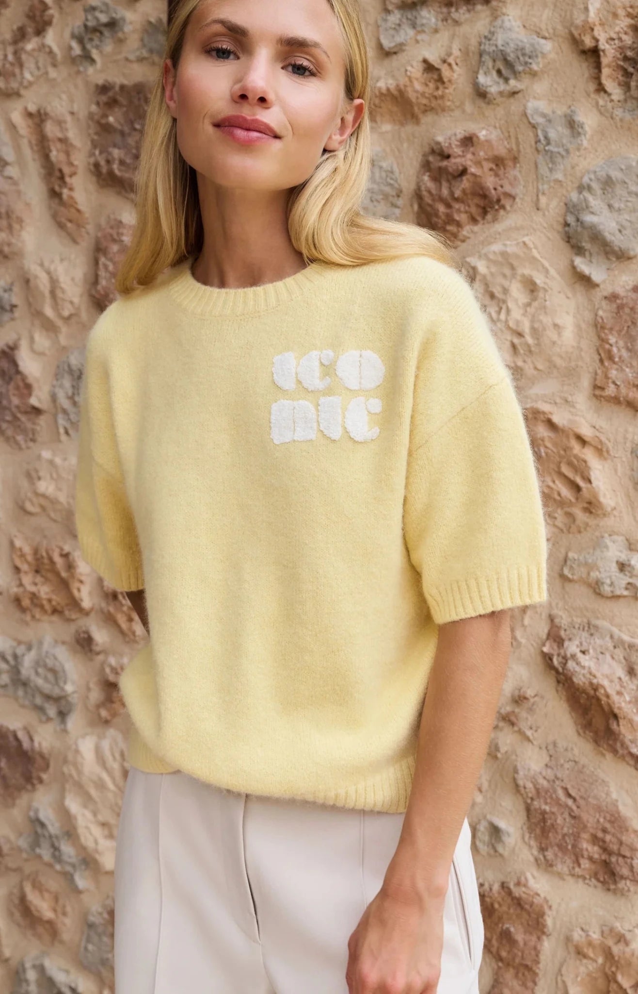 Kurzärmeliger Strickpullover - reed yellow - Dein Lieblingsladen Concept