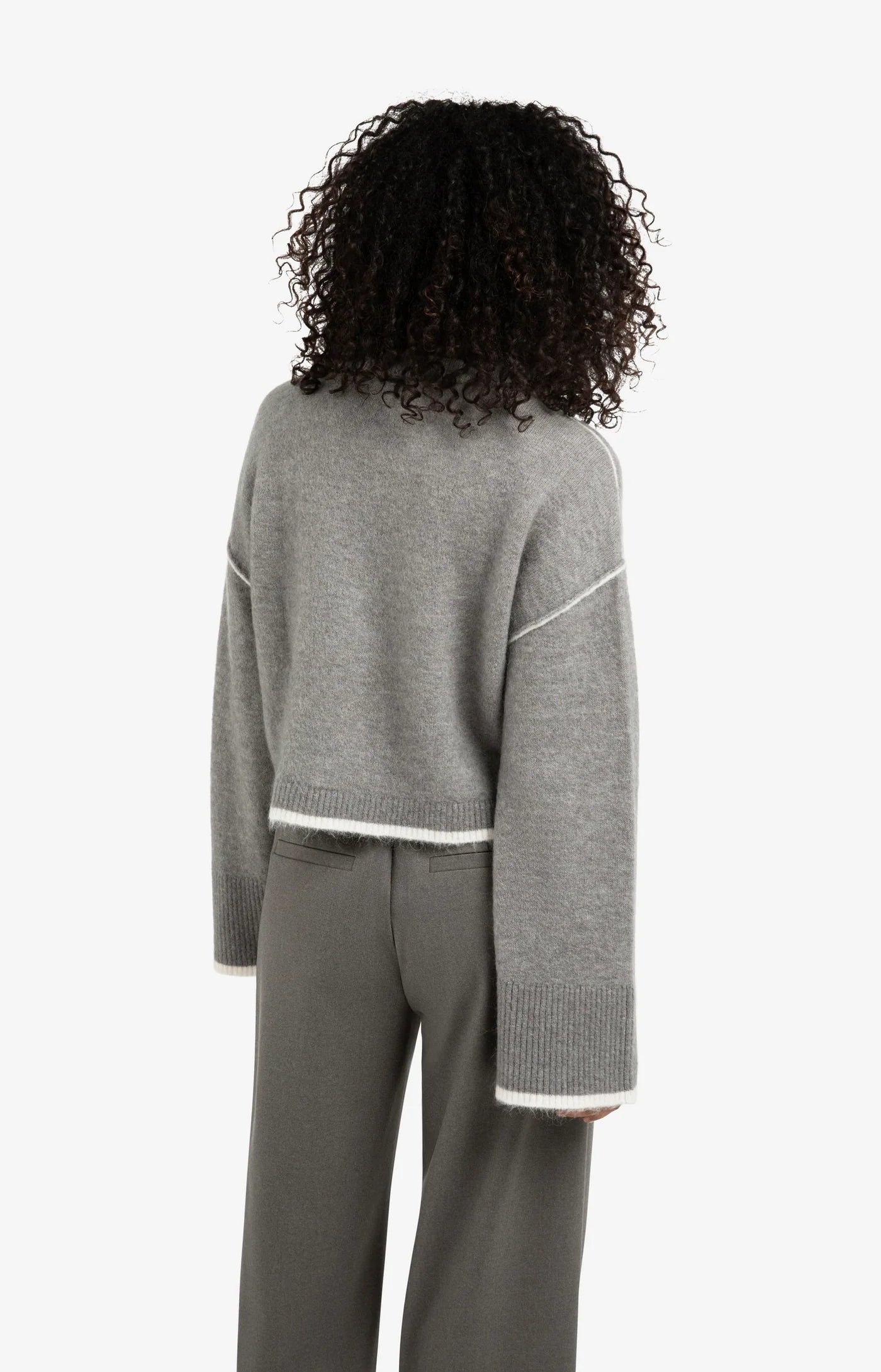Strickpullover mit Linien in Kontrastfarbe