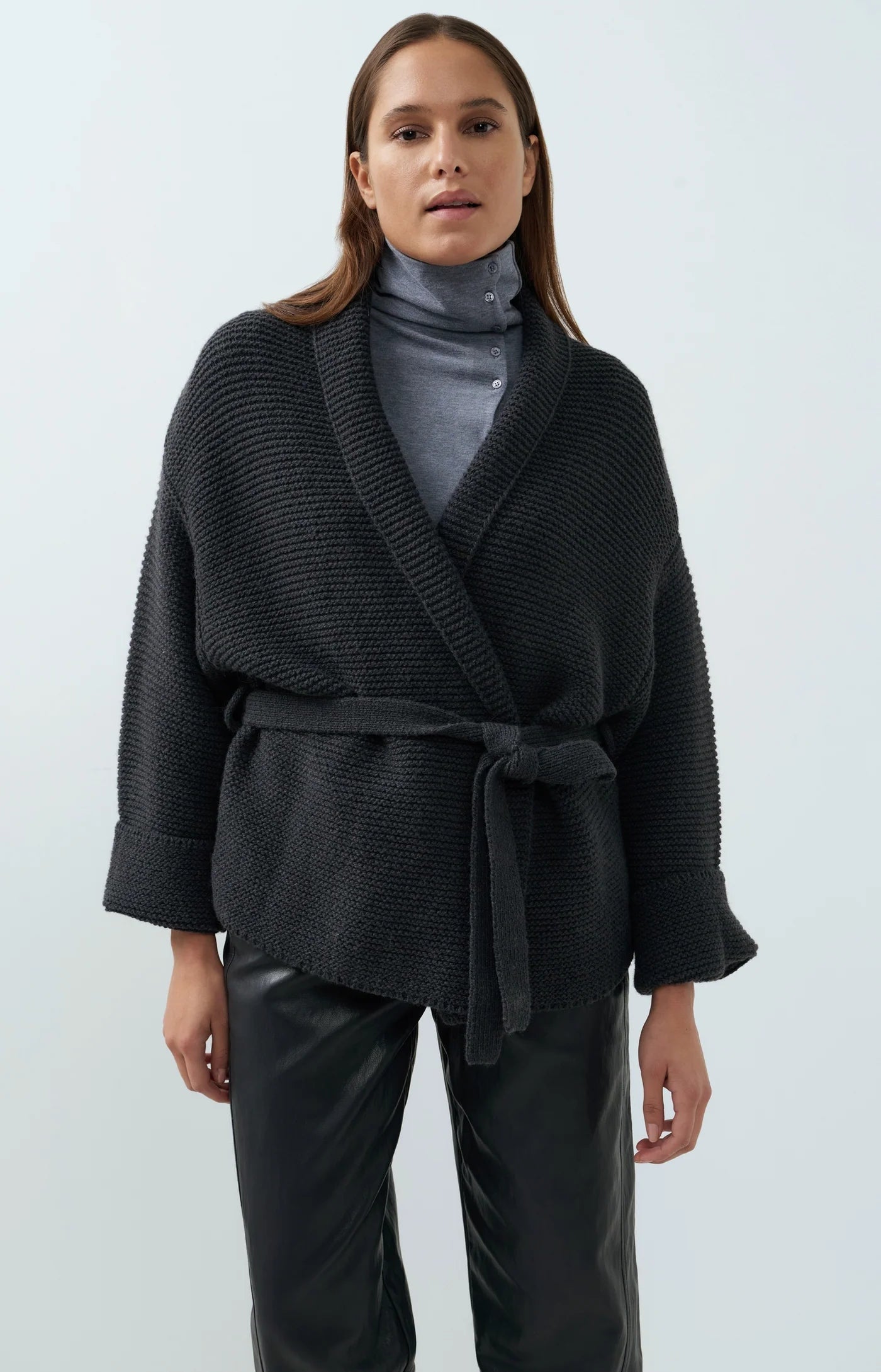 Langärmeliger Strick-Cardigan in Wickeloptik hole black