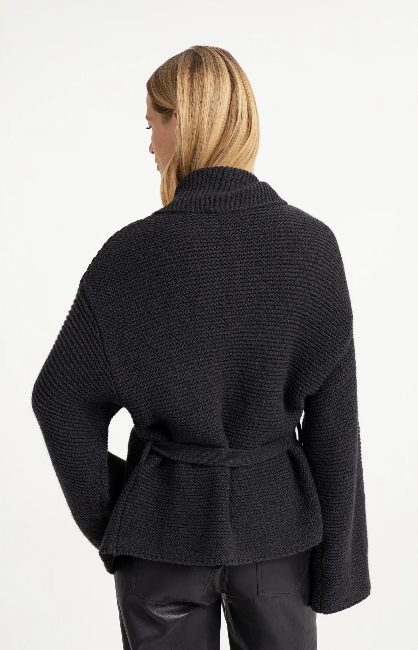 Langärmeliger Strick-Cardigan in Wickeloptik hole black
