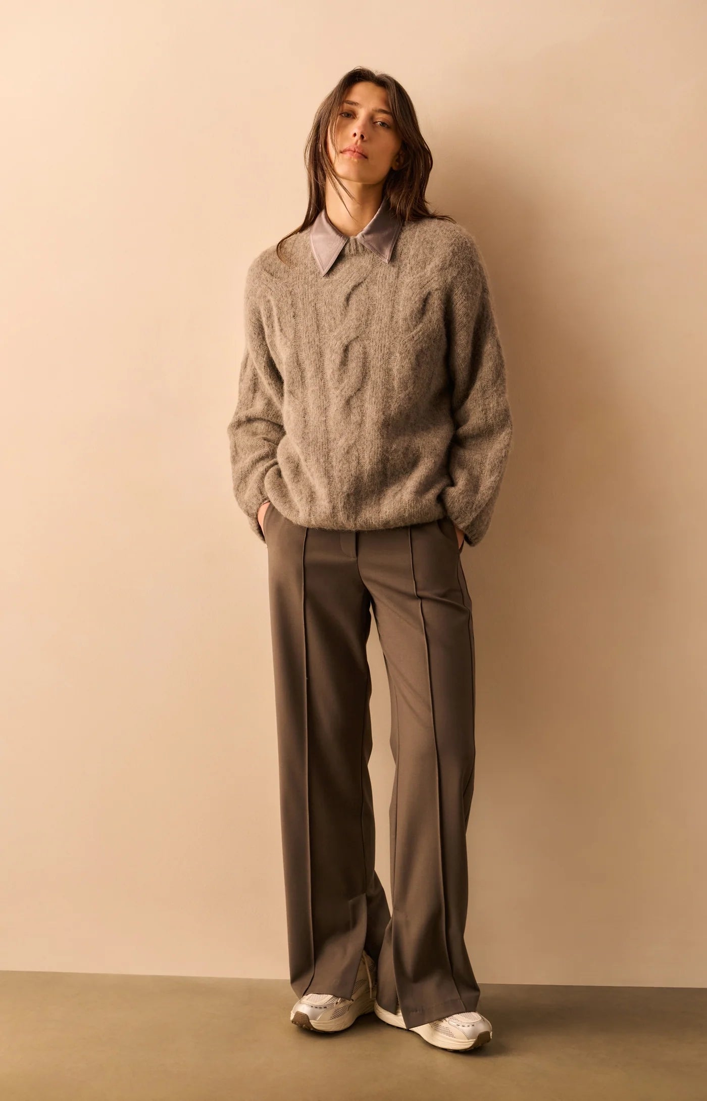 Weicher Pullover mit Zopfmuster-taupe grey melange