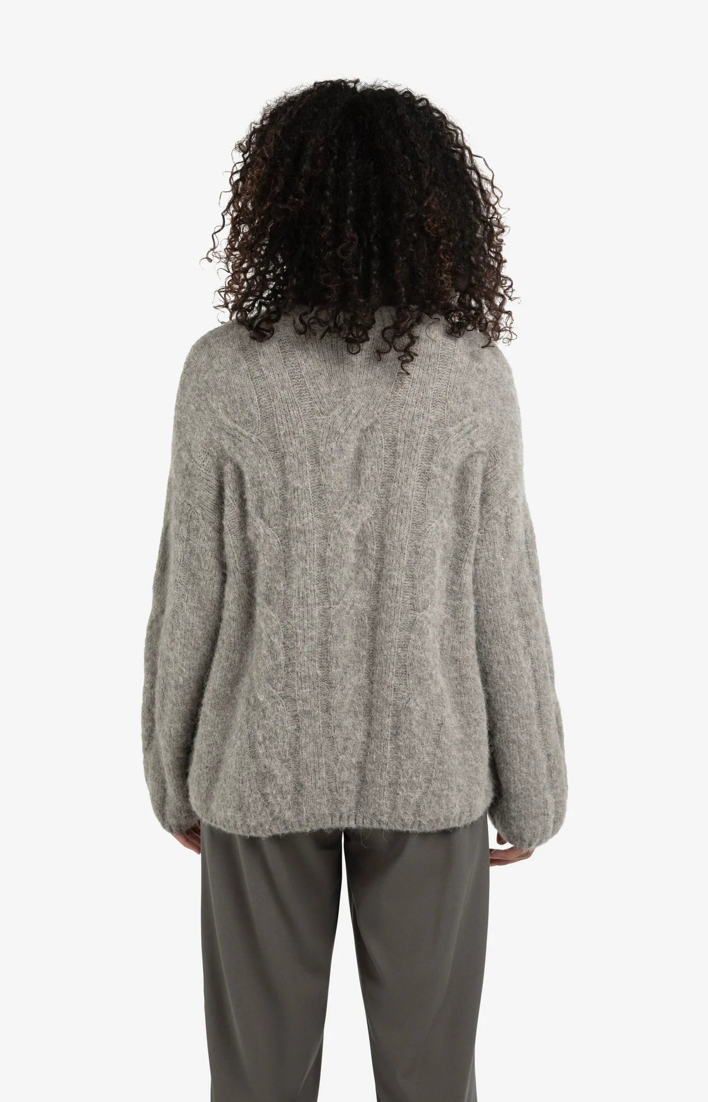 Weicher Pullover mit Zopfmuster-taupe grey melange