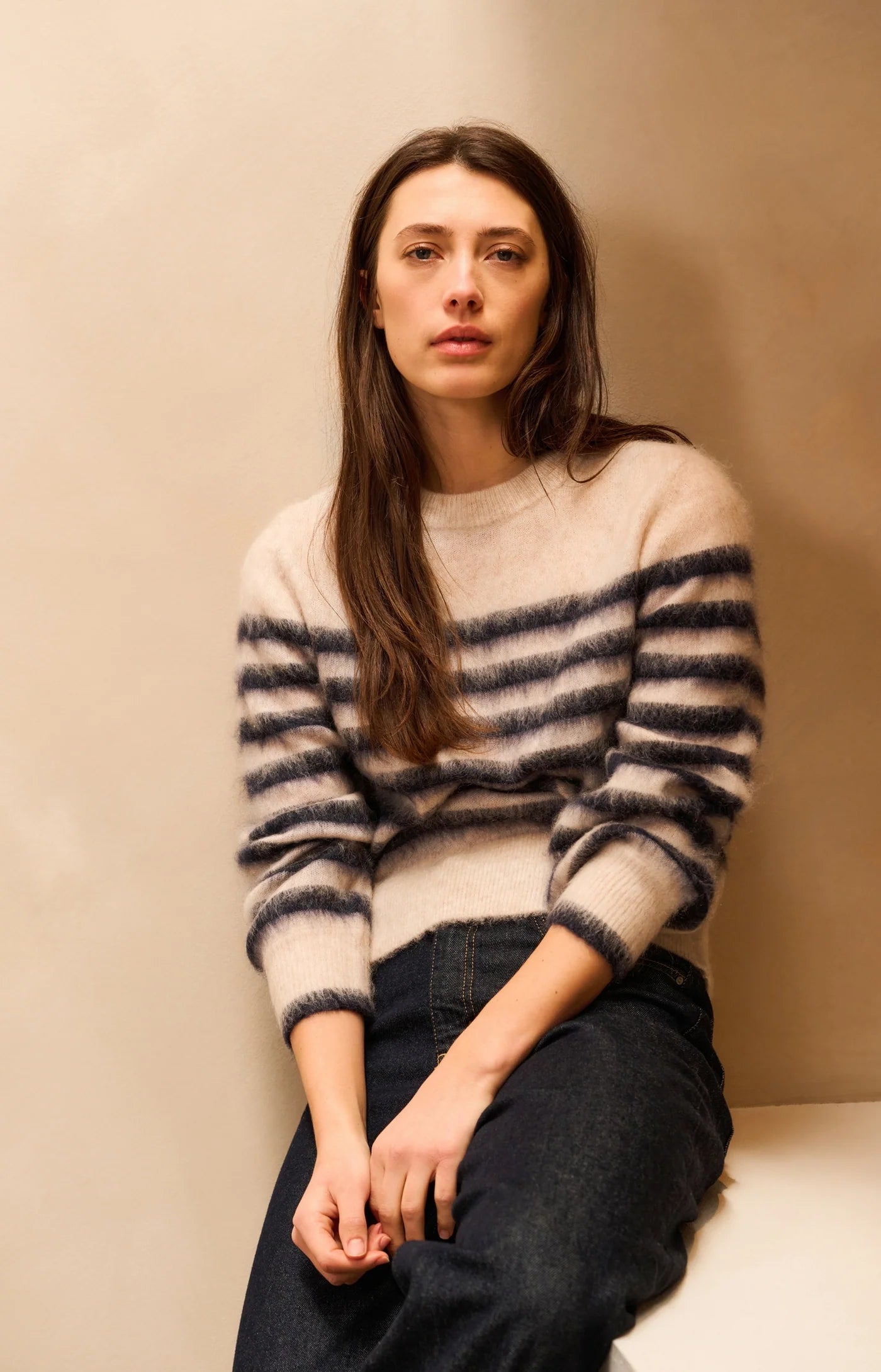 Gestreifter Pullover mit Rundhals