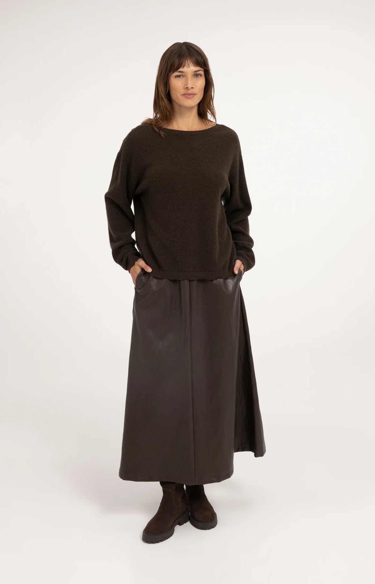 Strukturierter Pullover mit tiefem V-Ausschnitt hinten