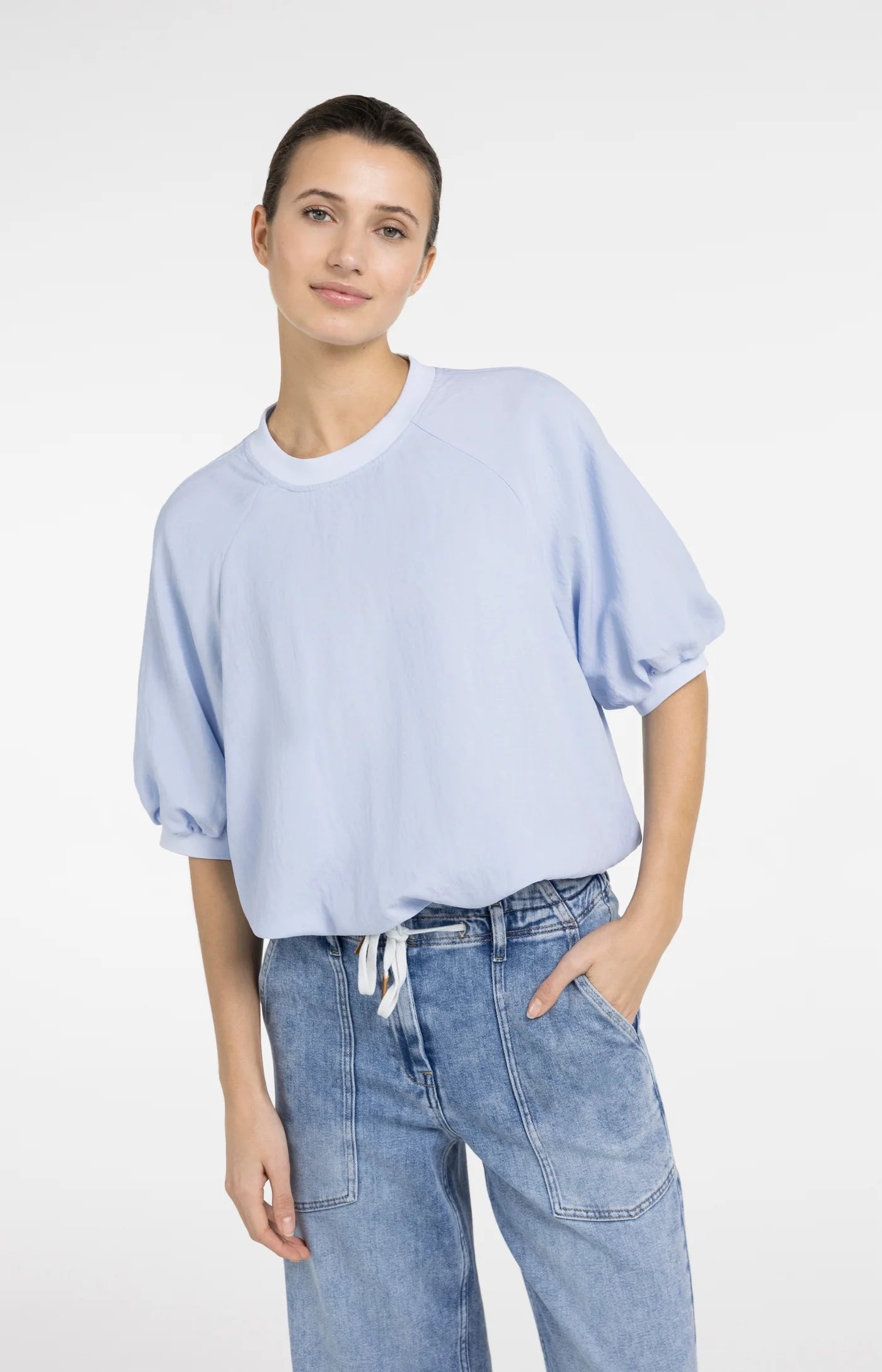 T-Shirt aus Webstoff mit Ballonärmeln und Reißverschluss